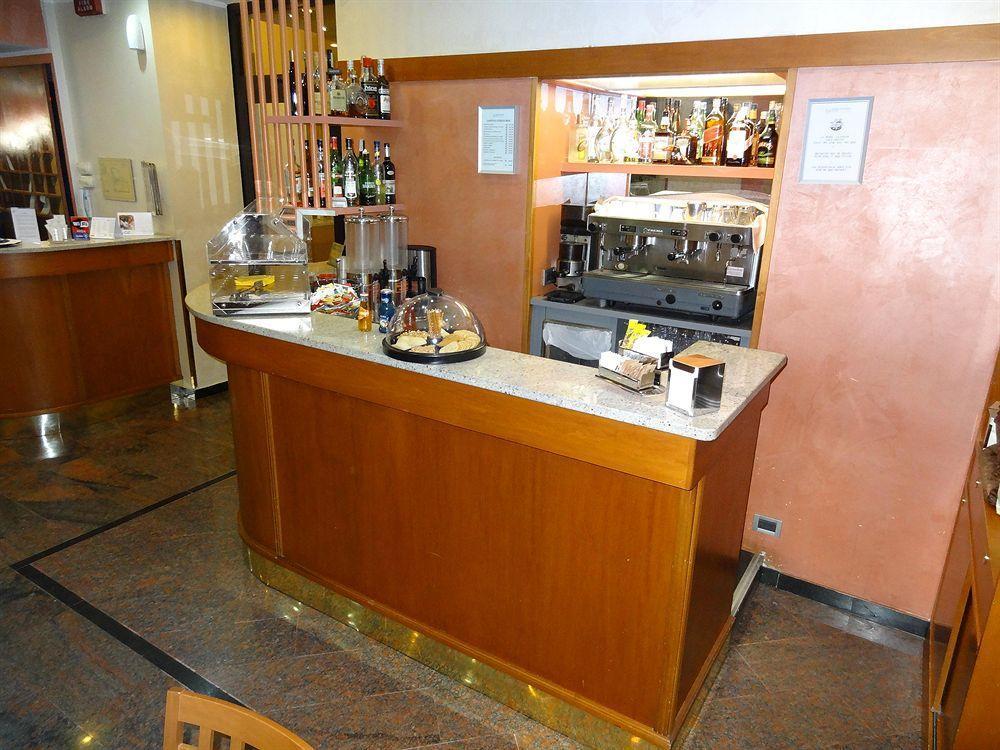 Hotel Piacenza Milano Exteriör bild