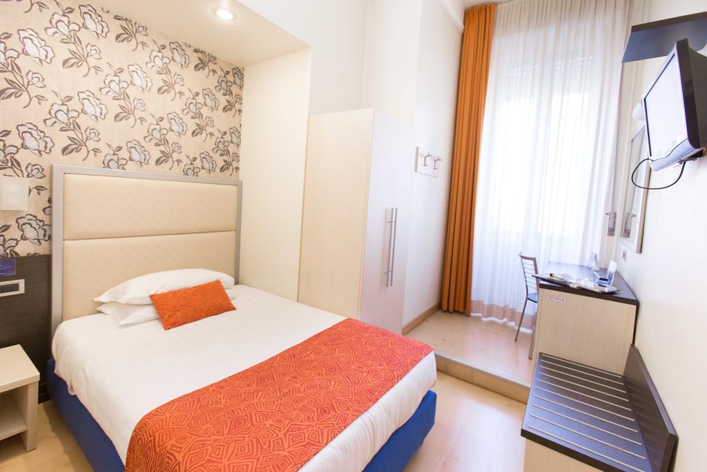 Hotel Piacenza Milano Exteriör bild