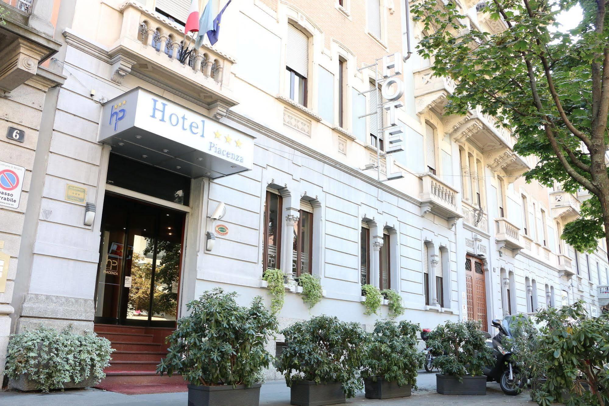 Hotel Piacenza Milano Exteriör bild